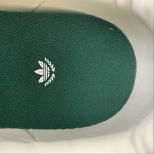 Cargar imagen en el visor de la galería, Adidas Gazelle Bold Cream White Collegiate Green Magic Beige ID7056
