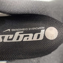 Cargar imagen en el visor de la galería, Air Zoom Pegasus 42 Summit White Black Metallic Silver II7210-100
