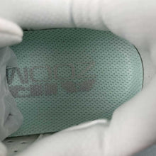 Cargar imagen en el visor de la galería, Pegasus Premium White Metallic Silver Mint Foam Cannon HQ2593-103
