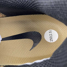 Cargar imagen en el visor de la galería, Nike Air Max 2013 Black Flat Gold HQ1927-001
