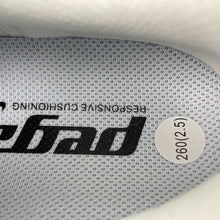 Cargar imagen en el visor de la galería, Air Zoom Pegasus 42 White Black Photon Dust IB1881-101
