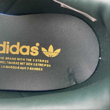 Cargar imagen en el visor de la galería, Adidas Gazelle Indoor Shadow Green Gum H06272
