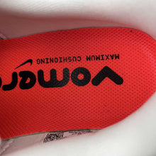 Cargar imagen en el visor de la galería, Nike Zoom Vomero PLUS White Black Brigth Crimson HV8150-100
