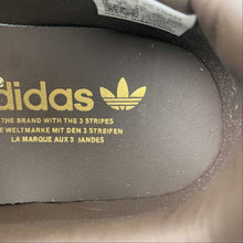 Cargar imagen en el visor de la galería, Adidas Samba OG Notitle Cow Print Brown Cream Dark Gum ID6024
