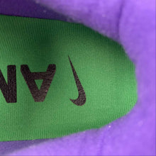 Cargar imagen en el visor de la galería, Air More Uptempo Low x AMBUSH Lilac Apple Green University Red FB1299 500
