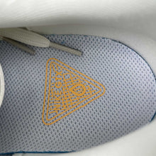 Cargar imagen en el visor de la galería, Nike Zoom Vomero 18 GTX Beige Gray HQ7001-100
