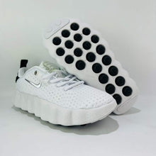 Cargar imagen en el visor de la galería, Nike Mind 002 White and Black Silver Hook HQ4308-004
