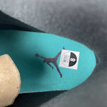 Cargar imagen en el visor de la galería, Air Jordan 5 Retro Black Grape 136027-007
