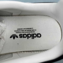 Cargar imagen en el visor de la galería, Adidas Samba Vegan Hello Kitty White Grey with Red Print B75806
