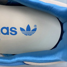 Cargar imagen en el visor de la galería, Adidas SAMBA OG Sporty and Rich Blue Grey IE6975
