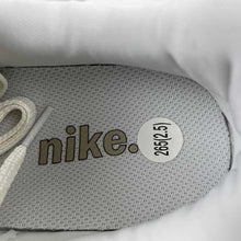 Cargar imagen en el visor de la galería, Nike V2k Run White Khaki Metallic Silver White HJ7245-100

