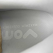 Cargar imagen en el visor de la galería, Nike Vomero Premium White Orange HQ2050-533
