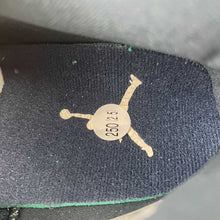 Cargar imagen en el visor de la galería, Air Jordan Stadium 90 White Armary Navy Pale Ivory HM3713-141
