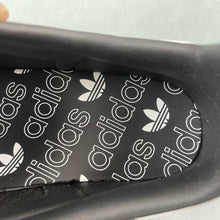 Cargar imagen en el visor de la galería, Adidas Samba LT Core Black Cloud White Gold Metallic IG2010
