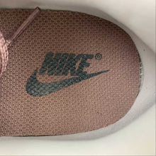 Cargar imagen en el visor de la galería, Nike V2k Run Smokey Mauve FD0736-200
