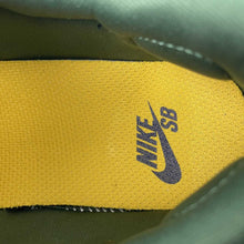 Cargar imagen en el visor de la galería, SB Force 58 Midnight Navy Fir Gum Light Brown University Gold DV5477-402
