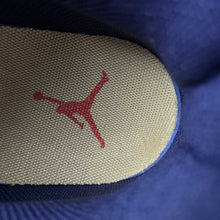 Cargar imagen en el visor de la galería, Air Jordan Legacy 312 High White Blue Gold AV3922-101
