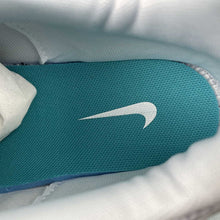 Cargar imagen en el visor de la galería, Nike P-6000 White Metallic Silver Black Dusty Cactus CD6404-103
