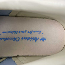 Cargar imagen en el visor de la galería, Adidas Gazelle Indoor Valentine&#39;s Day Glow Blue Crystal Sand JR8029
