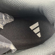 Cargar imagen en el visor de la galería, Adidas XLG Runner Deluxe Silver Pebble Carbon Ivory JR8078
