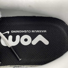 Cargar imagen en el visor de la galería, Nike Zoom Vomero PLUS White Metallic Silver Cool Grey II7181-102
