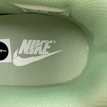 Cargar imagen en el visor de la galería, SB Dunk Low Scrap Grey Haze Phantom Light Bone Oil Green DM0802-001
