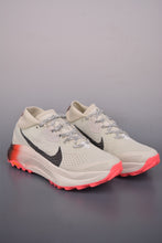 Cargar imagen en el visor de la galería, Nike ACG Zegama White Black-Red HV8113-009
