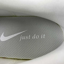 Cargar imagen en el visor de la galería, Nike Journey Run White Pure Platinum Metallic Silver FJ7765-102
