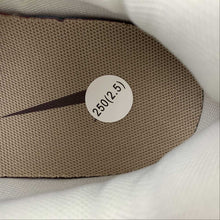 Cargar imagen en el visor de la galería, Nike P-6000 Earth Light Bone HF0728-201
