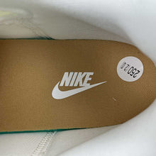 Cargar imagen en el visor de la galería, Nike Motiva Sail White Copper Moon DV1238-107
