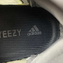 Cargar imagen en el visor de la galería, Adidas Yeezy Boost 700 V3 Fadsal ID1674
