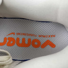 Cargar imagen en el visor de la galería, Nike Vomero Premium White Orange Black FN8453-007
