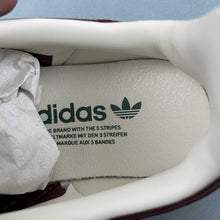 Cargar imagen en el visor de la galería, Adidas Samba OG Fox Brown Off White Gum JR0892
