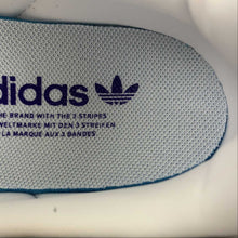 Cargar imagen en el visor de la galería, Adidas Jeans White Crystal White GW5753
