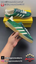 Cargar y reproducir el video en el visor de la galería, Adidas x Gucci Gazelle Green White
