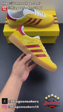 Cargar y reproducir el video en el visor de la galería, Adidas x Gucci Gazelle Yellow Red White
