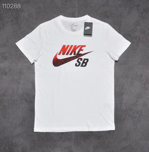 Cargar imagen en el visor de la galería, Camiseta Corta Nike SB Blanco o Negro
