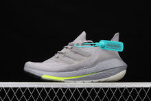 Cargar imagen en el visor de la galería, Adidas UltraBoost 21 Halo Silver FY0432
