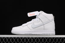 Cargar imagen en el visor de la galería, SB Dunk High Pro White Grey
