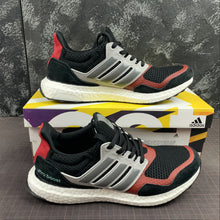 Cargar imagen en el visor de la galería, Adidas UltraBoost S&amp;L Black Grey Red

