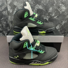 Cargar imagen en el visor de la galería, Air Jordan 5 Retro Quai54 Black Flourescent Green 255054-511
