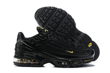 Cargar imagen en el visor de la galería, Air Max Plus 3 Black Metallic Gold CD0471-010
