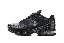 Cargar imagen en el visor de la galería, Air Max Plus 3 Black Graphic Print DO6386-001
