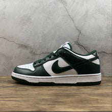 Cargar imagen en el visor de la galería, SB Dunk Low PRM Army Green White CW1590-102
