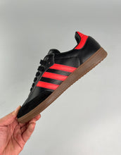 Cargar imagen en el visor de la galería, Adidas Samba Team “Manchester United” HQ7030
