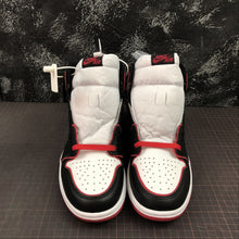 Cargar imagen en el visor de la galería, Air Jordan 1 Retro High OG White Red-Black 555088-062
