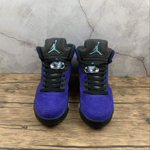 Cargar imagen en el visor de la galería, Air Jordan 5 Retro Grape Ice Emerald-Black 136025-500
