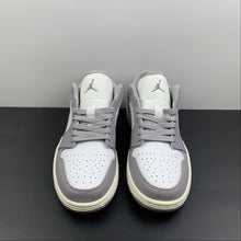 Cargar imagen en el visor de la galería, Air Jordan 1 Low Vintage Grey White 553558-053
