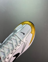 Cargar imagen en el visor de la galería, Air Max Dawn SE White Metallic Gold DJ6209-100
