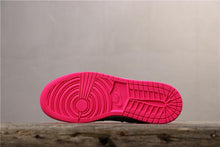 Cargar imagen en el visor de la galería, Air Jordan 1 Mid (GS) Hiper Pink White-White
